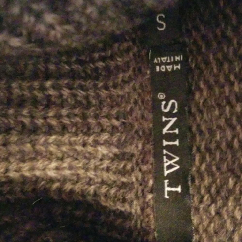 Sweater - Picture 2 of 3